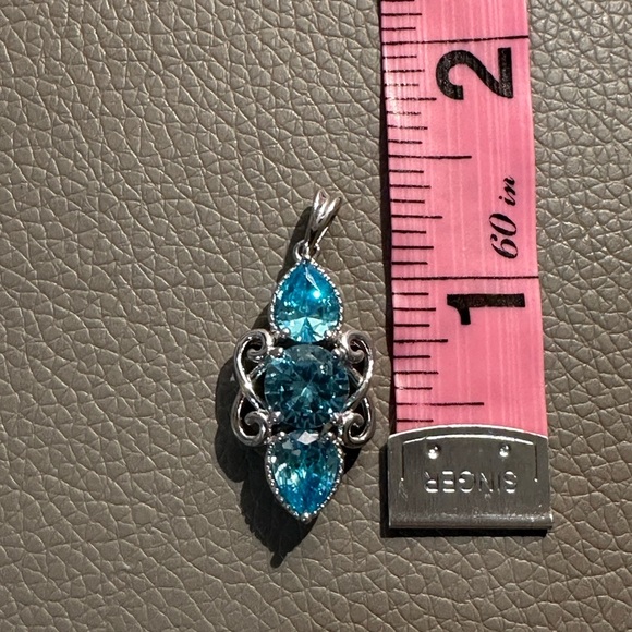 Elegant Blue 925 Silver Pendant - Picture 2 of 4
